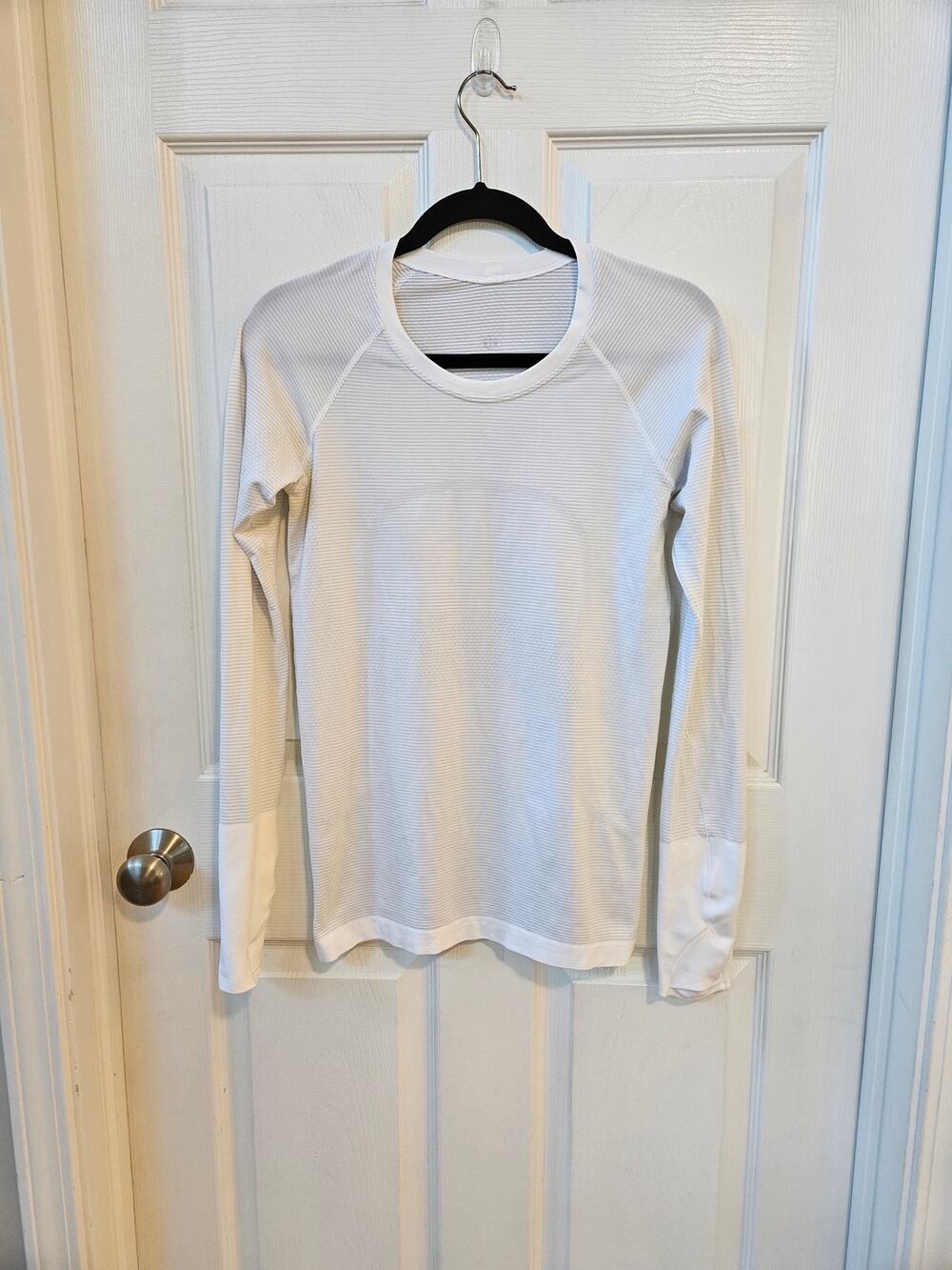 Lululemon Swiftly Tech Long Sleeve Shirt Size 8 White Gray Stripe Running Top